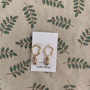 &Other Stories Pearl Drop Earrings